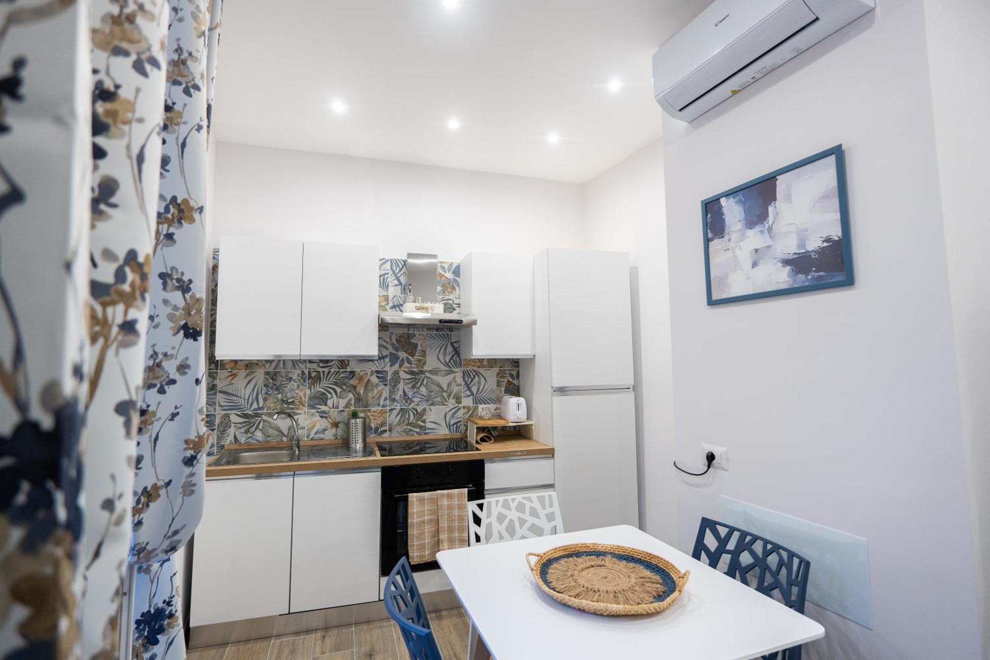 La Casa Di Bianca - Modern Suites Near Plebiscito Неаполь Экстерьер фото
