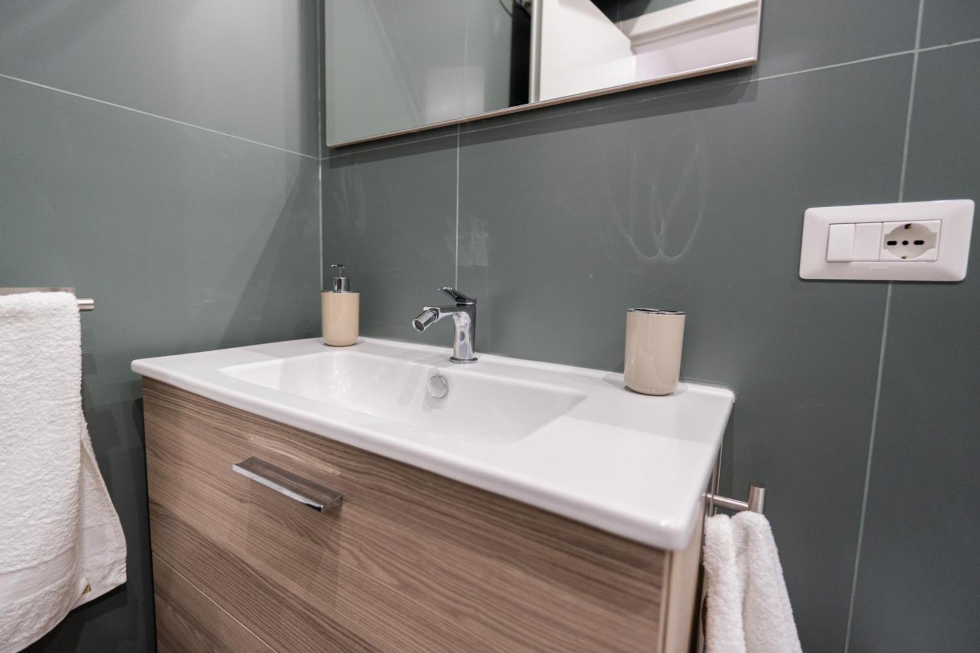 La Casa Di Bianca - Modern Suites Near Plebiscito Неаполь Экстерьер фото